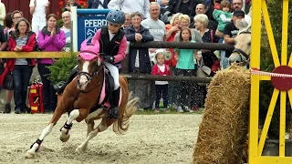 Malu (7) und Senna - Ponyrennen in Marienheide am 17.07.2016