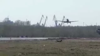 Посадка без ноги Як-18т курсант Боровая Сургут