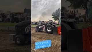 Extreme Pleasure - Tractor Pulling in Pawnee City, NE