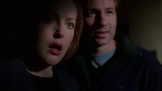 Mulder & Scully "I abducted him." (6x21)