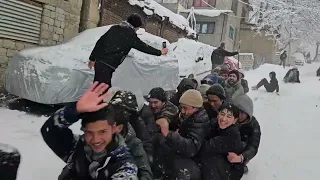 Heavy Snowfall In Kargil Ladakh, people Enjoying Snowfall