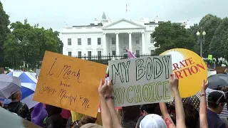 Droit à l'avortement aux Etats-Unis : manifestation devant la Maison Blanche