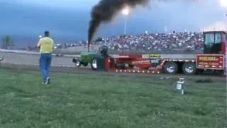 Chuck Schlueter pulling with "Barn Buddy"