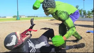 The Incredible Hulk vs Venom In Real Life Superhero Battle!