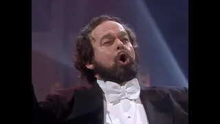 Bischof Kurt Krenn als Luciano Pavarotti - Mamma 1997