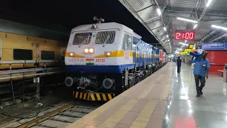 12702 Hussain Sagar Express Entering Solapur Railway Station : Indian Railways