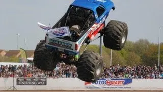 Truckfest Monster Trucks - Bigfoot v Slingshot