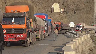 Тысячи грузовиков с товарами застряли на афгано-пакистанской границе