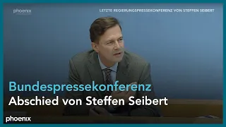 Regierungssprecher Steffen Seibert verabschiedet sich in der BPK