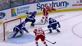 Andrei Vasilevskiy's incredible save on Raymond vs Red Wings (6 dec 2022)