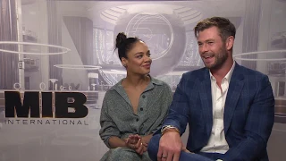 Chris Hemsworth & Tessa Thompson talk about Men In Black