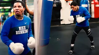 Gervonta Davis Throws 100 punches in 15 seconds: BLAZING Hand Speed Training for Rolly Romero
