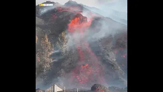 Una nueva colada desciende por el sur del volcán de La Palma