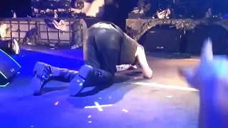 Marilyn Manson Collapses On Stage During Performance of Sweet dreams(Texas concert)