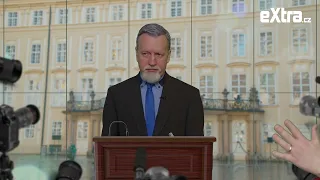 Prezident Petr Pavel chce na Hradě udělat druhý orloj. Jen místo smrtky bude z okna kynout Holubová