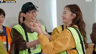 Cham-Cham-Cham game | Yoo Jae Suk - Kim Jong Kook - Jeon So Min funny moments  | Running Man E590