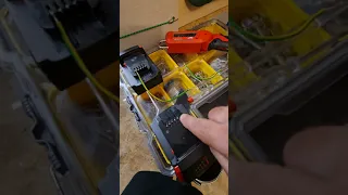 Milwaukee battery not charging, Charger flashing red and green. Fix, try this.