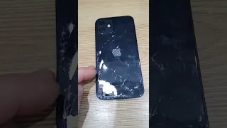 iPhone 12 упал в стену