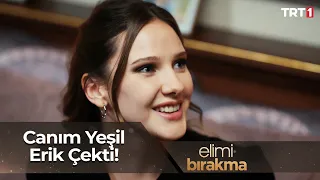 Azra, yeşil erik aşeriyor. 😋 - Elimi Bırakma 56. Bölüm