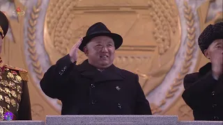 Impressionante desfile militar na Coreia do Norte (8/2/2023)