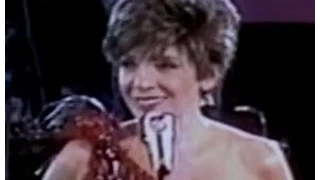Shirley Bassey - Arthurs Theme (1987 Live in Berlin)