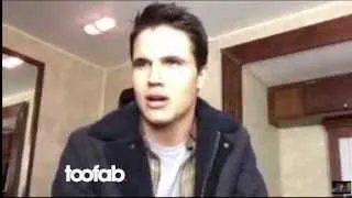 The Tomorrow People- Robbie Amell Talks New Episodes, Drunk Fassbender and CW Shirtlessness | toofab