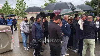 "Për bukën e gojës", tregtarët të Belshit sërish në protestë