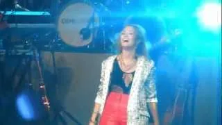 Demi Lovato- Hold Up -Live (Summer Tour) 22.6.2012