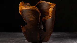 Mesquite live edge vase (WOODTURNING)