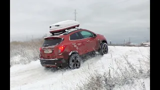 Lifted Opel Mokka offroad on snow