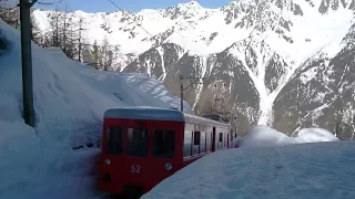 Auf winterlichen Gleisen dem Mont Blanc entgegen