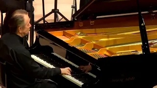 Bach Largo from keyboard concerto No.5, BWV 1056 - Mikhail Pletnev