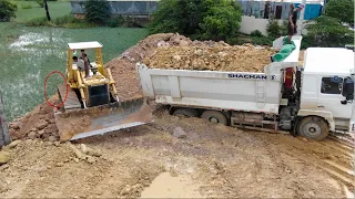 Wonderful new project!! KOMATSU Dozers D50P and Dump truck filling up the pond