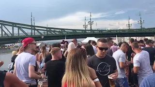 Cruisin boat party Budapest