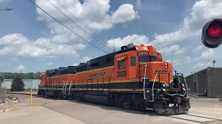 3rd Street railroad crossing, BNSF 2801 and 2800 Local Light Power, Sioux City, IA