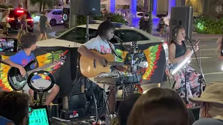 Amazing Waikiki Honolulu Street Performers - Free Little Birds