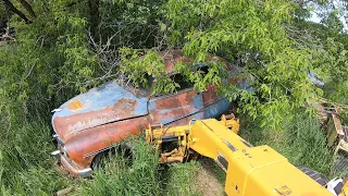 Removing abandoned vehicles from property
