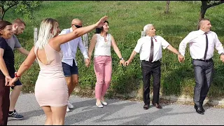 😻 Kolo vodi najljepša djevojka - Gara Bend - Sarajevo - YouTube Bosanski teferic