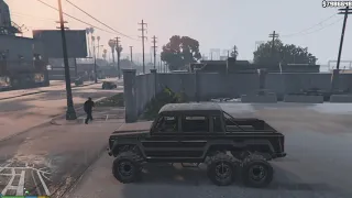 GTA5 ( Foot Pursuit by Officer )