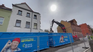 Abriss des einsturzgefährdeten Hauses in der Olzmannstraße hat begonnen