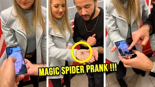 MAGIC SPIDER PRANK !!! (Make anyone Scream using your iPhone)