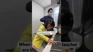 SHE’S ONLY 6! 😱🎶 How cool is this! #piano #pianolesson #pianoteacher #pianostudent #classicalpiano