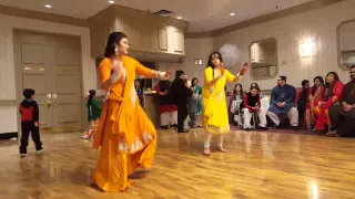 Amar & Zehra Mehendi Dance!