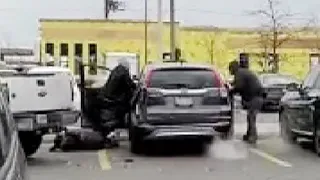 WARNING: Video shows moment woman was carjacked in Milton, Ontario