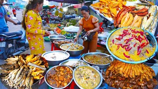 Plenty of evening street food @ Chhbar Ampov market, Phnom Penh cheap street food. Khmer food