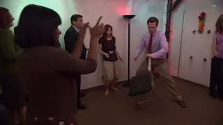 Michael Scott Everybody dance now