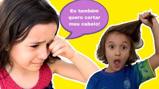 DIA DE CORTAR O CABELO DO JOTA - E  A HELENINHA CHOROU PORQUE QUERIA CORTAR O DELA TAMBÉM