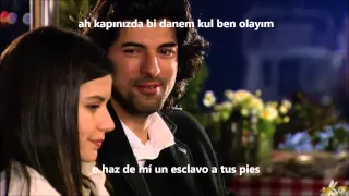 Fatmagül y Kerim cantando - Beren Saat Ve Engin Akyürek - Evlerinin Önü Mersin(Subt Español)