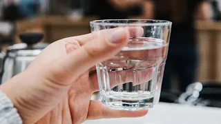 Почему китайцы пьют горячую воду / ЗАЧЕМ ПИТЬ ГОРЯЧУЮ ВОДУ