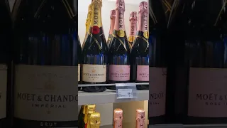 Moët&Chandon champagne.